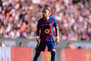 世体：巴萨今日进行训练，贝尔纳尔和拉菲尼亚参加合练滕森也回归赛事报道