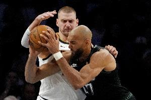 NBA历史仅3中锋季后赛单场至少8助且0失误：约基奇3次 戈贝尔1次最新头条