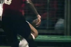 阿什利·扬退役！当年他对迪马利亚这下是真猛啊相关视频