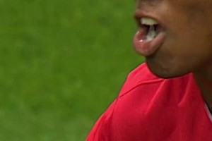 阿什利·扬退役❗️英超著名“鸟粪”事件，本人极力否认相关视频