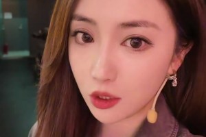 炸了，又炸了！！今天的哈登终于不拉垮了！！！相关视频